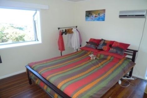 Photo of property in 92 Ruskin Road, Newlands, Wellington, 6037