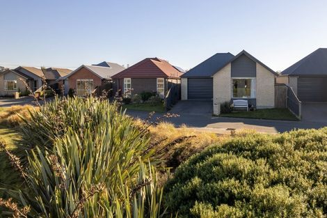 Photo of property in 9 Tangy Loch Lane, Broomfield, Christchurch, 8042