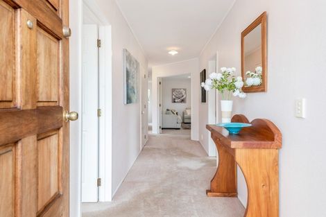 Photo of property in 2/24 Parkhill Road, Mellons Bay, Auckland, 2014