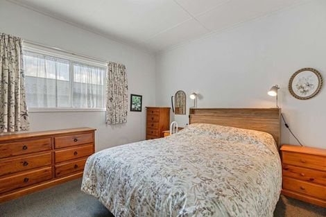 Photo of property in 8 Paraekaretu Street, Hunterville, 4730