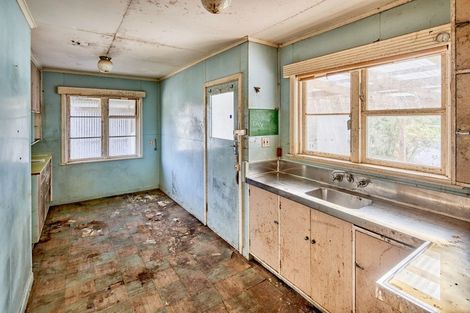 Photo of property in 6 Cunliffe Street, Johnsonville, Wellington, 6037