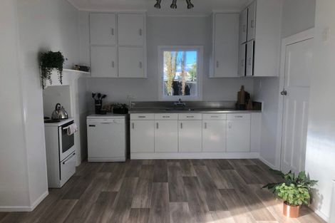 Photo of property in 33 Waldegrave Street, Palmerston North, 4410