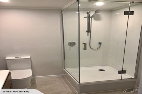 Photo of property in 2/180 Coronation Road, Hillcrest, Auckland, 0627