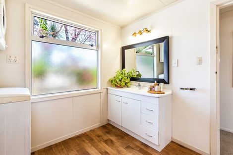 Photo of property in 49 Matuku Street, Two Mile Bay, Taupo, 3330