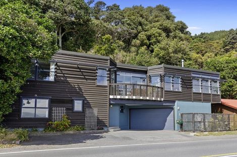 Photo of property in 445 Marine Dr Mahina Bay, Mahina Bay, Lower Hutt, 5013