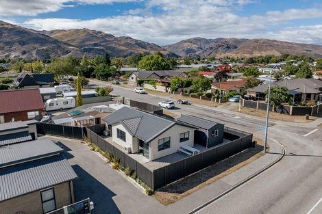 Photo of property in 2 Wicklow Street, Cromwell, 9310