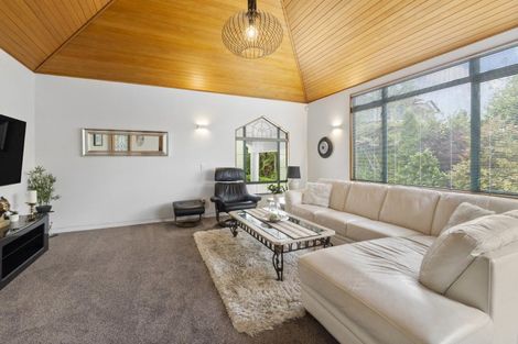 Photo of property in 2 Minchin Crescent, St Andrews, Hamilton, 3200