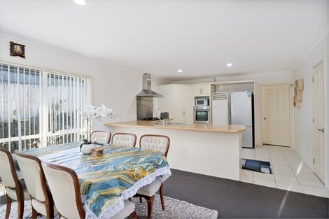Photo of property in 48 San Marino Drive West, Henderson, Auckland, 0612