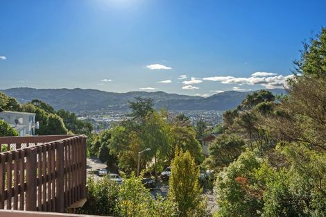 Photo of property in 10 Haven Grove, Naenae, Lower Hutt, 5011
