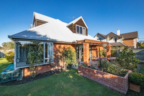 Photo of property in 104 Hamilton Avenue, Ilam, Christchurch, 8041