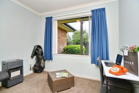 Photo of property in 6 Taunton Place, Rangiora, 7400