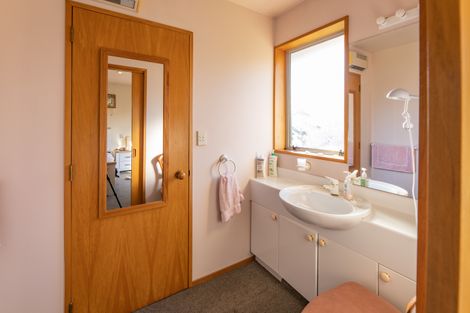 Photo of property in 104 Hamilton Avenue, Ilam, Christchurch, 8041