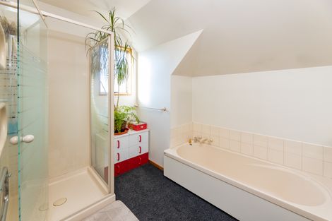 Photo of property in 104 Hamilton Avenue, Ilam, Christchurch, 8041