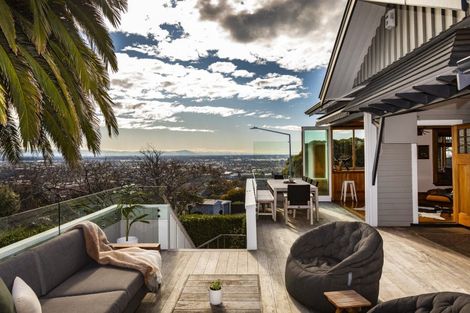 Photo of property in 67 Hackthorne Road, Cashmere, Christchurch, 8022