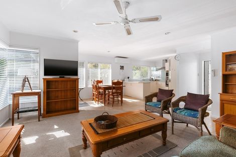 Photo of property in 4 Beach Grove, Omokoroa, 3114