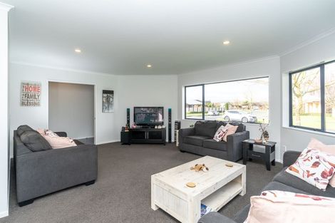 Photo of property in 35 Farringdon Avenue, Rototuna North, Hamilton, 3210