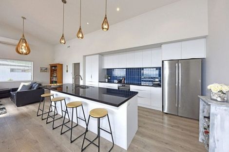 Photo of property in 3 Stoneyridge Close, Mount Pleasant, Christchurch, 8081