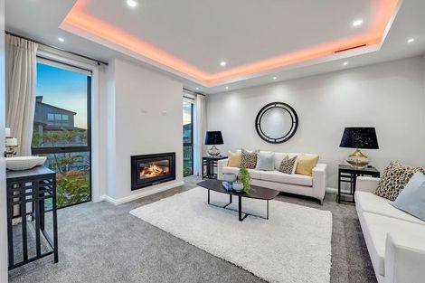 Photo of property in 2 Headsail Drive, Long Bay, Auckland, 0630