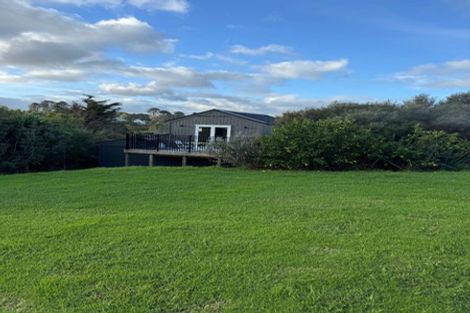 Photo of property in 60 Roberts Road, Matakatia, Whangaparaoa, 0930