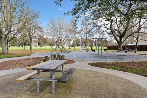 Photo of property in 393 Kahikatea Drive, Dinsdale, Hamilton, 3204