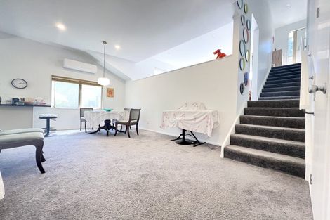 Photo of property in 1/114 Seaview Road, Glenfield, Auckland, 0629
