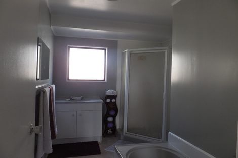 Photo of property in 570 Weymouth Road, Weymouth, Auckland, 2103