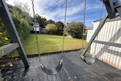 Photo of property in 40 Cumberland Street, Merrilands, New Plymouth, 4312