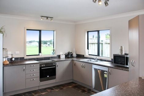 Photo of property in 21c Adelaide Road, Dannevirke, 4978