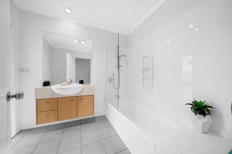 Photo of property in 24 Espalier Drive, Henderson, Auckland, 0612