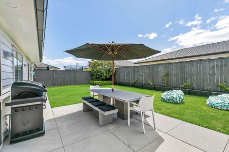 Photo of property in 5 Wick Place, Wattle Downs, Auckland, 2103