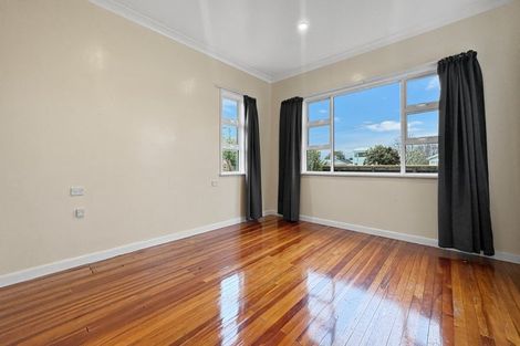 Photo of property in 38 Kirk Street, Otaki, 5512