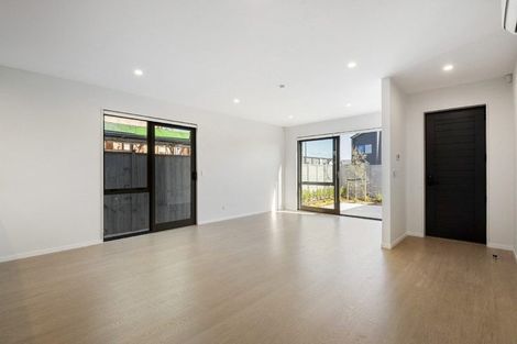 Photo of property in 5 Verde Lane, Rosehill, Papakura, 2113