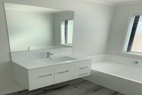 Photo of property in 29 Whakaturou Crescent, Pyes Pa, Tauranga, 3112