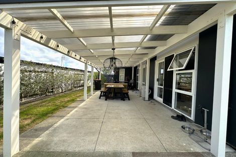 Photo of property in 15 Monaco Grove, Fitzherbert, Palmerston North, 4410