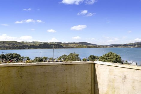 Photo of property in 7 Gloaming Hill, Titahi Bay, Porirua, 5022