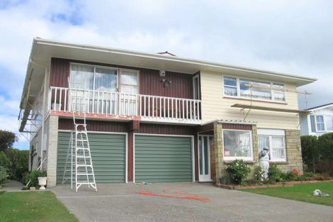 Photo of property in 30 Westview Grove, Miramar, Wellington, 6022