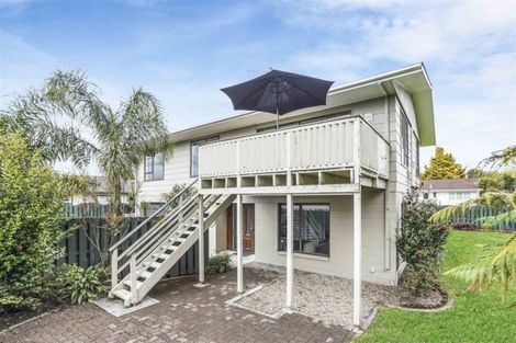 Photo of property in 16 Knightsbridge Place, Dinsdale, Hamilton, 3204