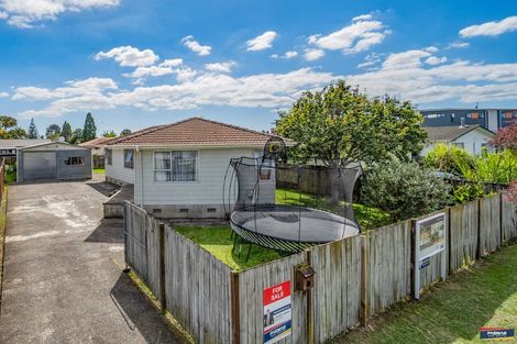 Photo of property in 11 Funnell Place, Manurewa, Auckland, 2102