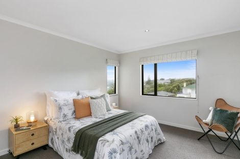 Photo of property in 16 View Road, Titahi Bay, Porirua, 5022