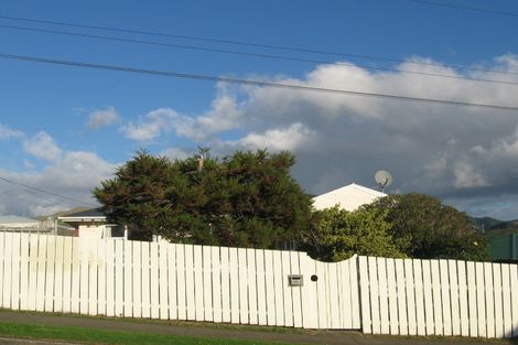 Photo of property in 100 Castor Crescent, Cannons Creek, Porirua, 5024