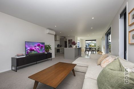 Photo of property in 37 Lumbarda Drive, Kumeu, 0810