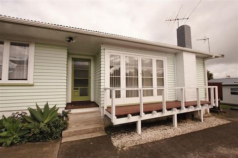 Photo of property in 126 View Road, Sunnyvale, Auckland, 0612