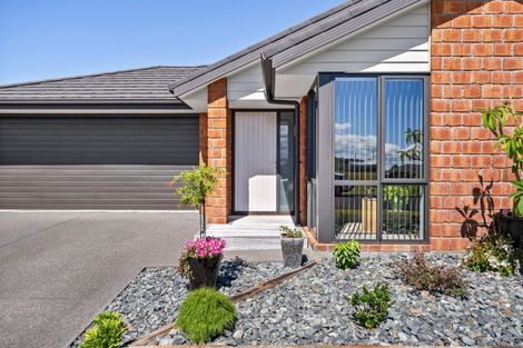 Photo of property in 20 Kowi Lakes Drive, One Tree Point, 0118