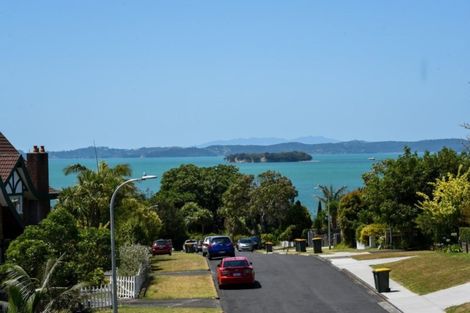 Photo of property in 47 Pah Road, Cockle Bay, Auckland, 2014