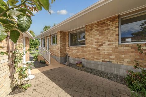 Photo of property in 104 Hinewa Road, Otumoetai, Tauranga, 3110