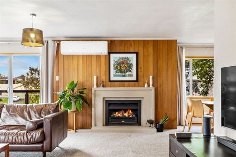 Photo of property in 20 Sailfish Drive, West Harbour, Auckland, 0618