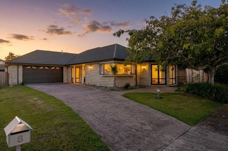 Photo of property in 8 Rothesay Place, Highbury, Palmerston North, 4412