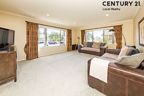 Photo of property in 43 Blackwood Drive, Wattle Downs, Auckland, 2103