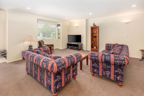 Photo of property in 5 Gulliver Place, Conifer Grove, Takanini, 2112