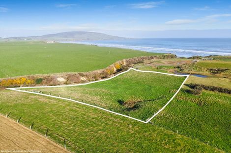 Photo of property in 11 Dudley Street, Orepuki, Riverton, 9881
